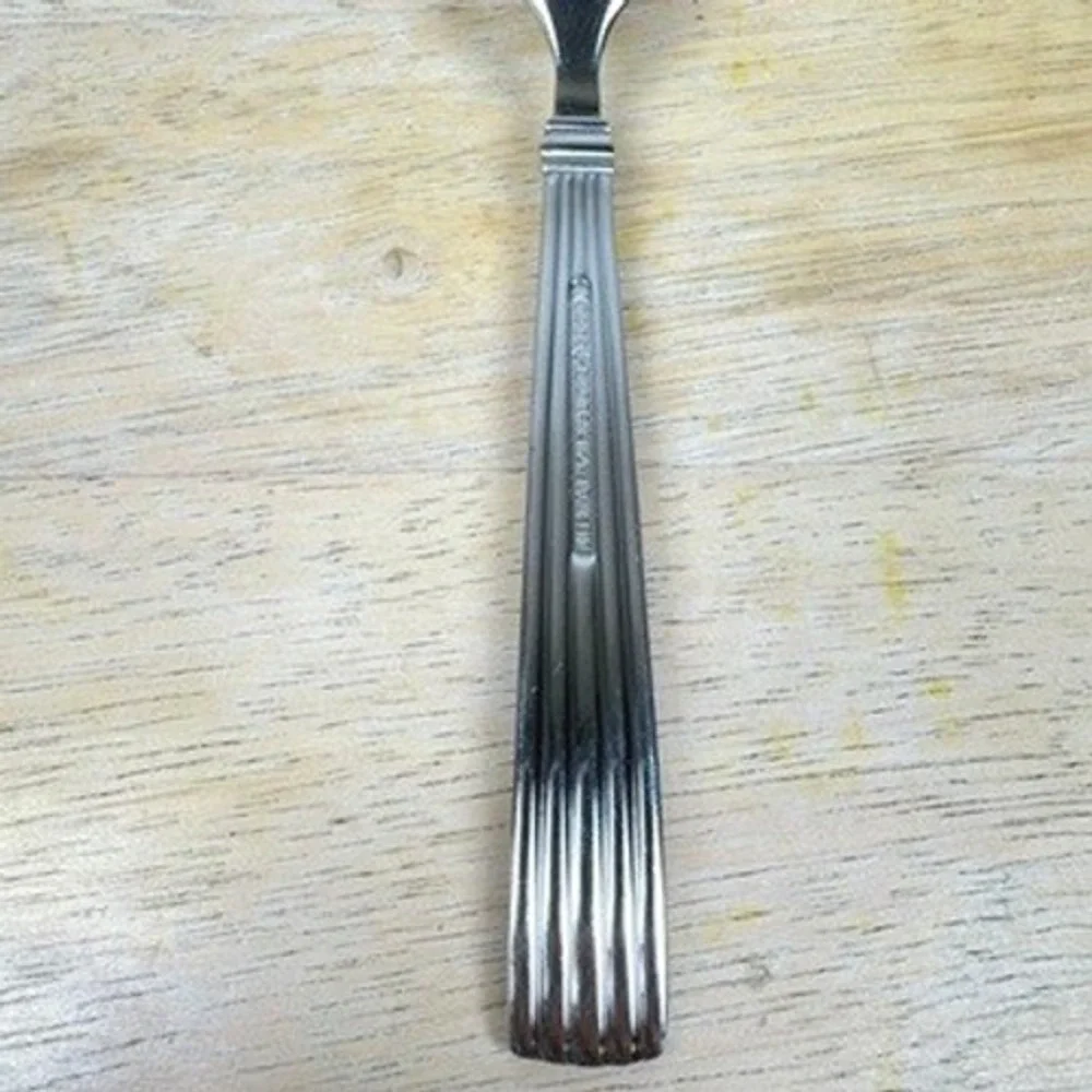 REED & BARTON CRESCENDO II Stainless 18/10 Butter‎ Spreader Knife Butter Server